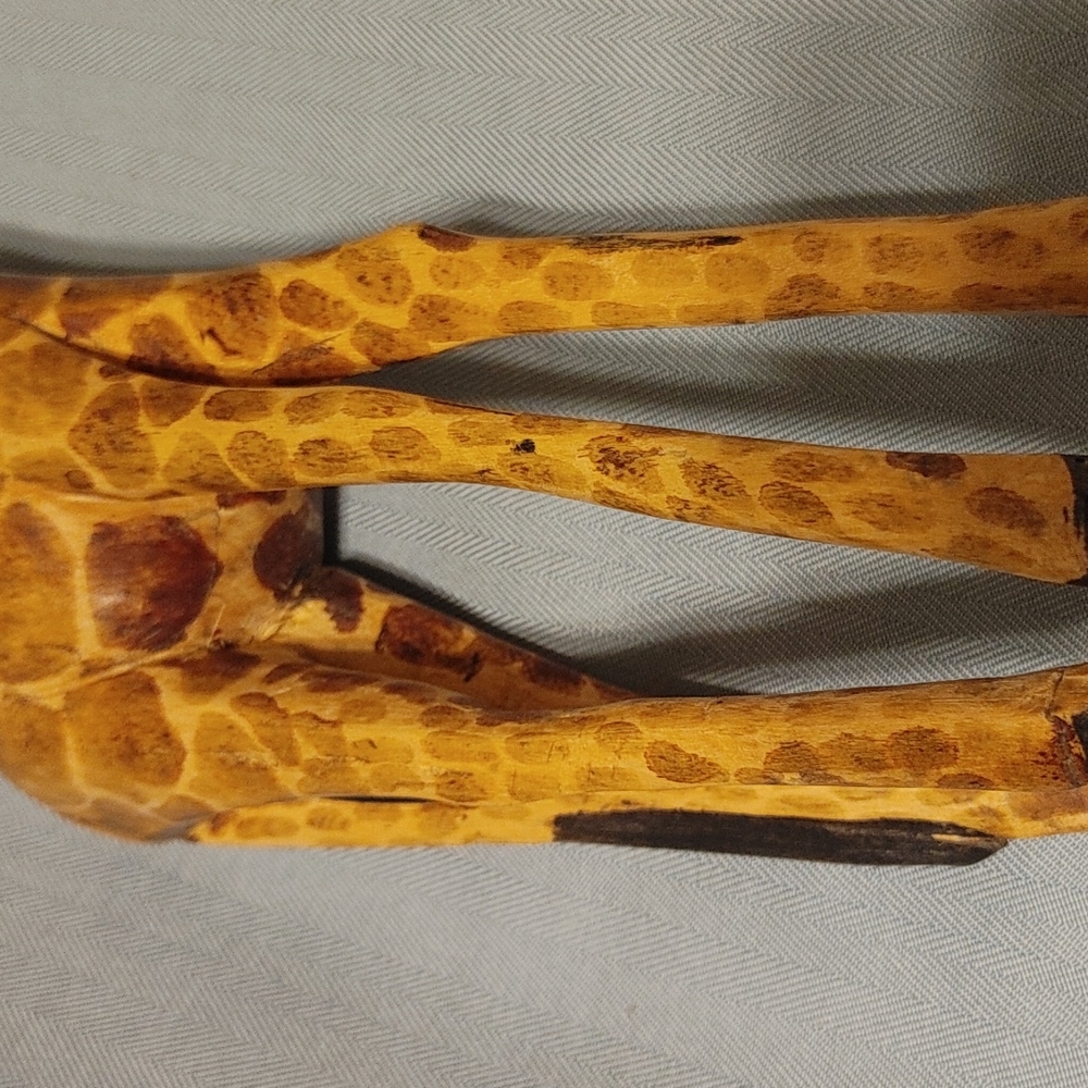 đŚ Wooden Giraffe - Picture 11 of 13